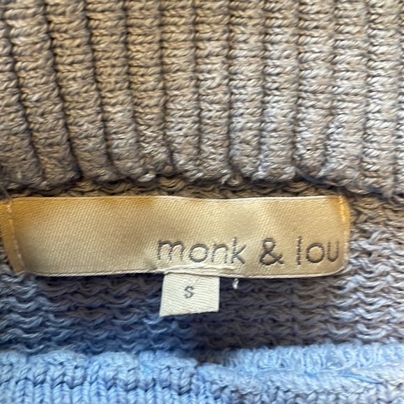 Light blue attoman tunic (still in stores) - Picture 2 of 3